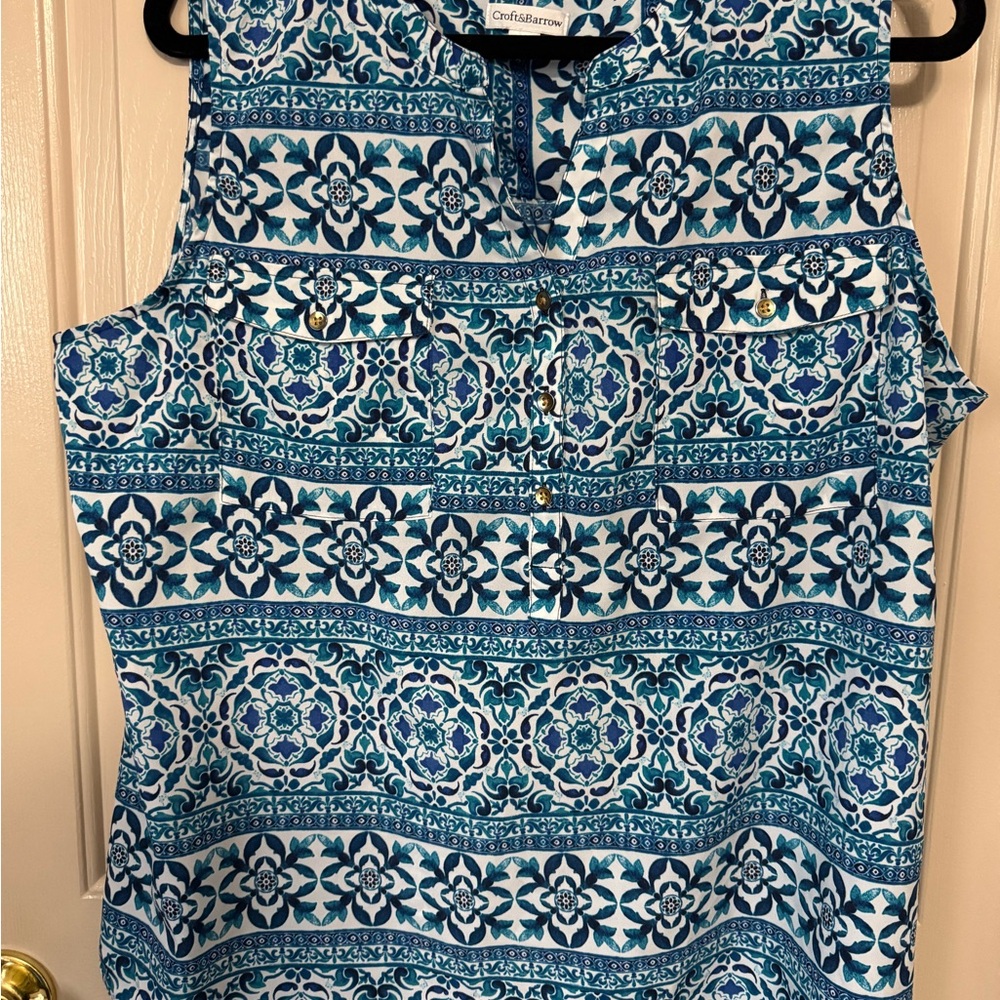 Croft & Barrow Blue Floral Sleeveless Women's Blouse